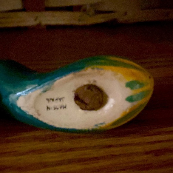 VINTAGE CUCUMBER SALT AND PEPPER SHAKERS - Picture 3 of 4